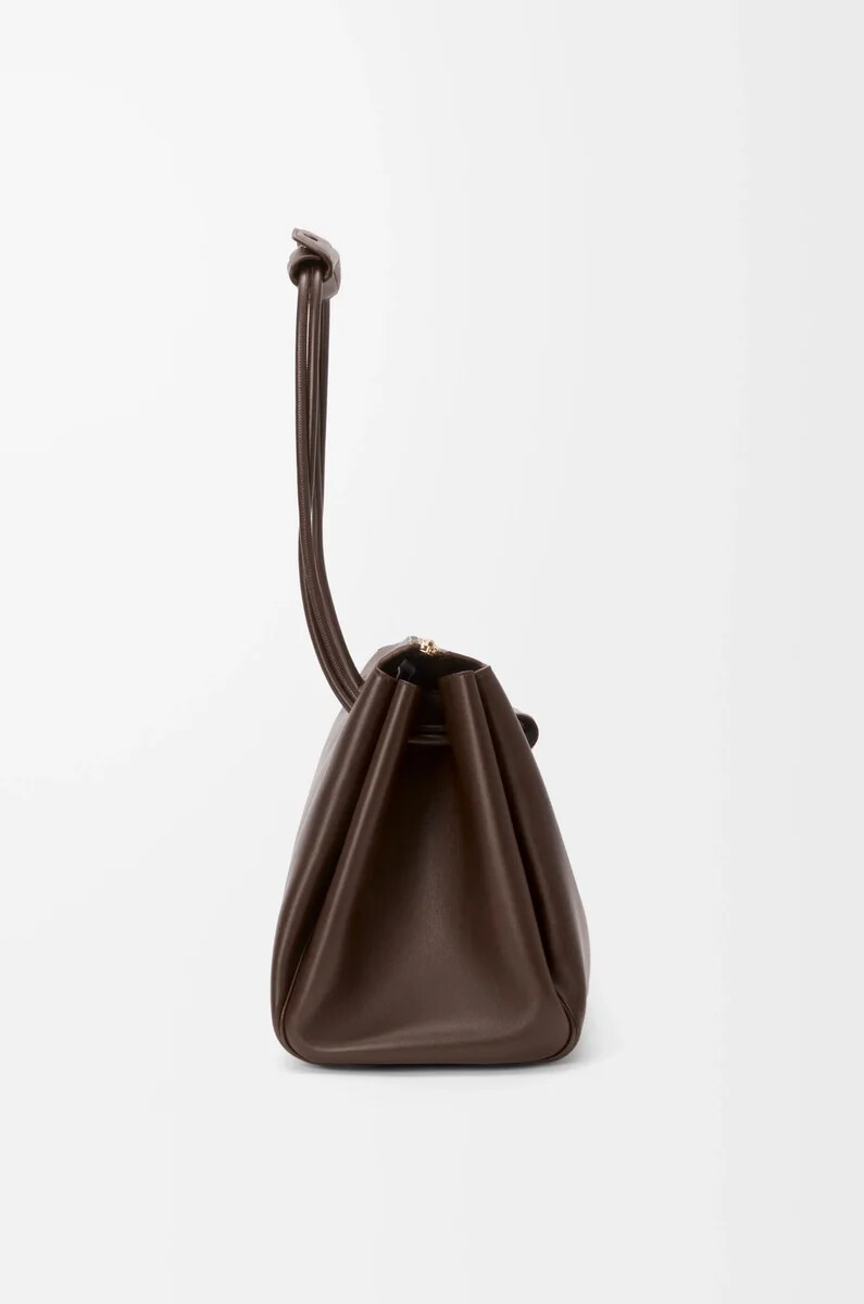bolso grande madrid en piel de becerro flexible color castaño oscuro