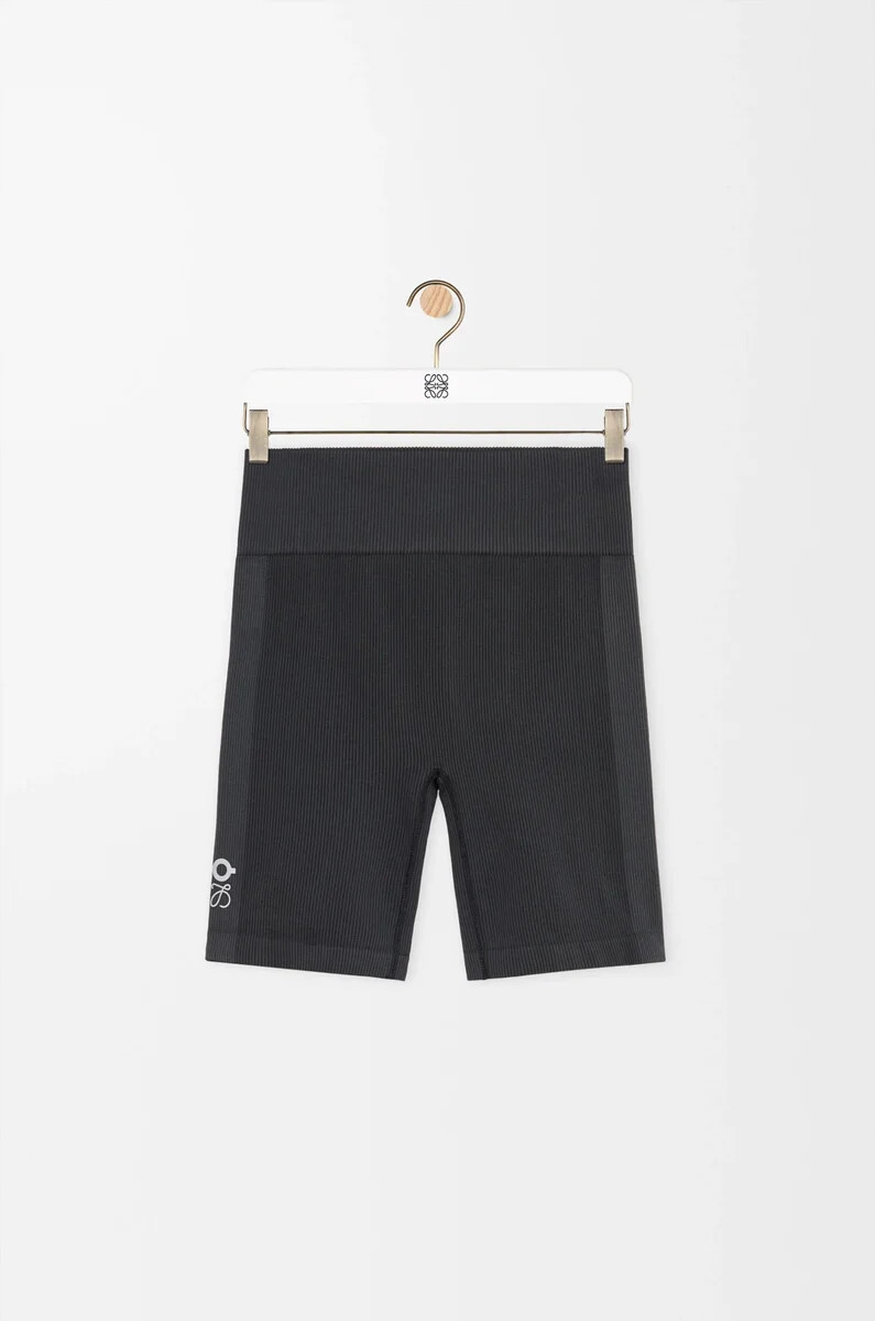 pantalón corto sin costuras en tejido técnico negro
