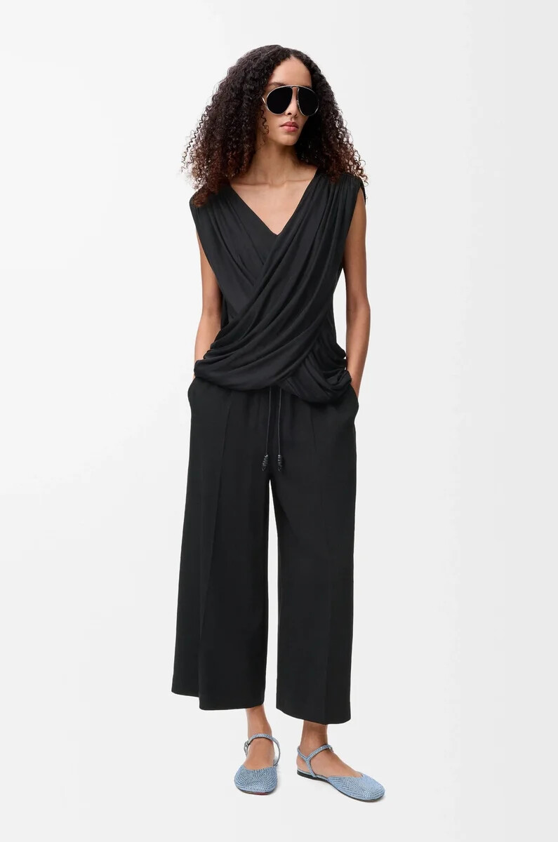 pantalón cropped en viscosa elástica negro