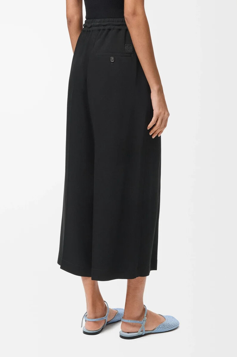 pantalón cropped en viscosa elástica negro