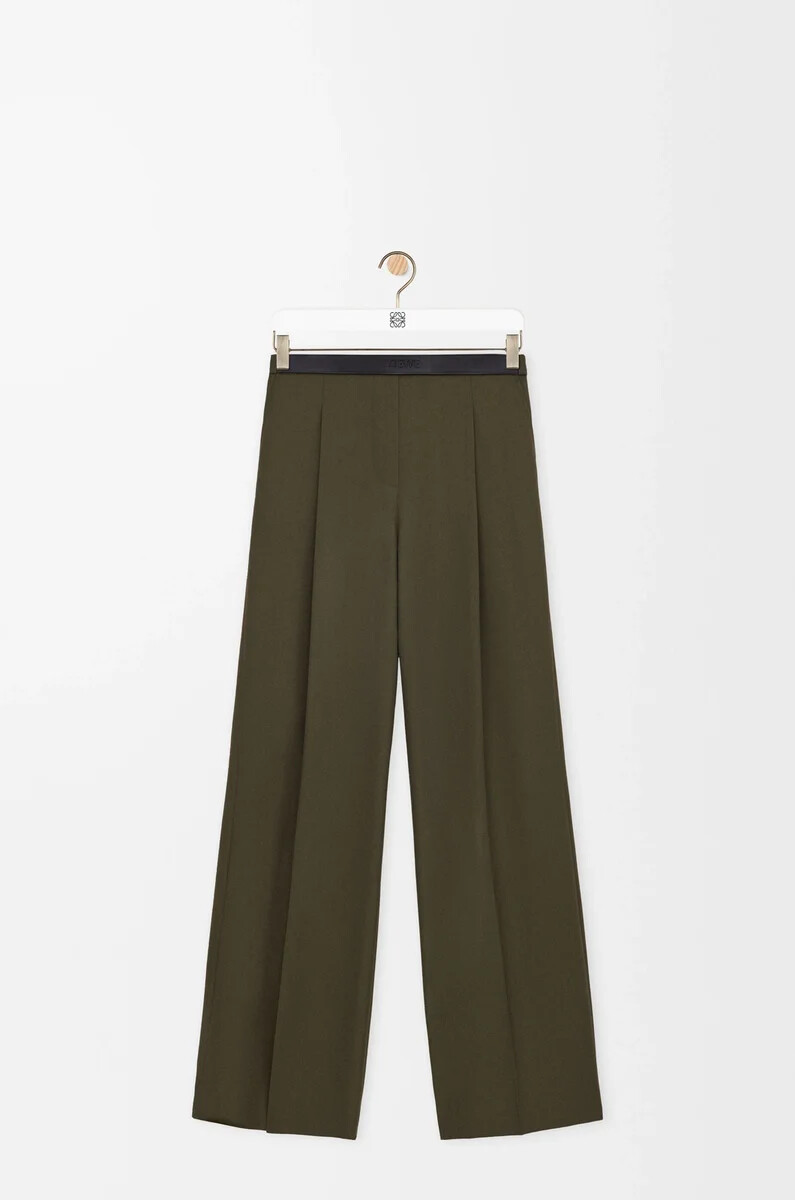 pantalones de lana color verde caqui