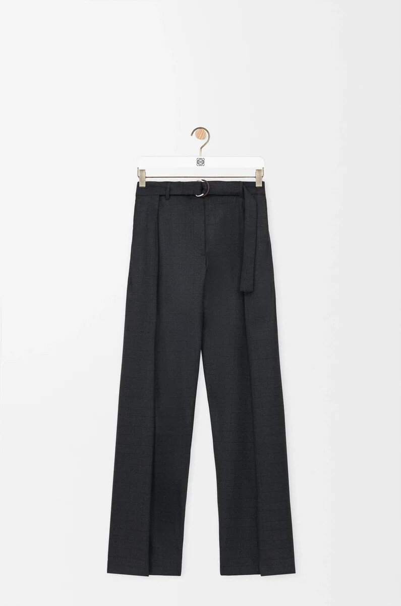 pantalón con cinturón de lana gris oscuro