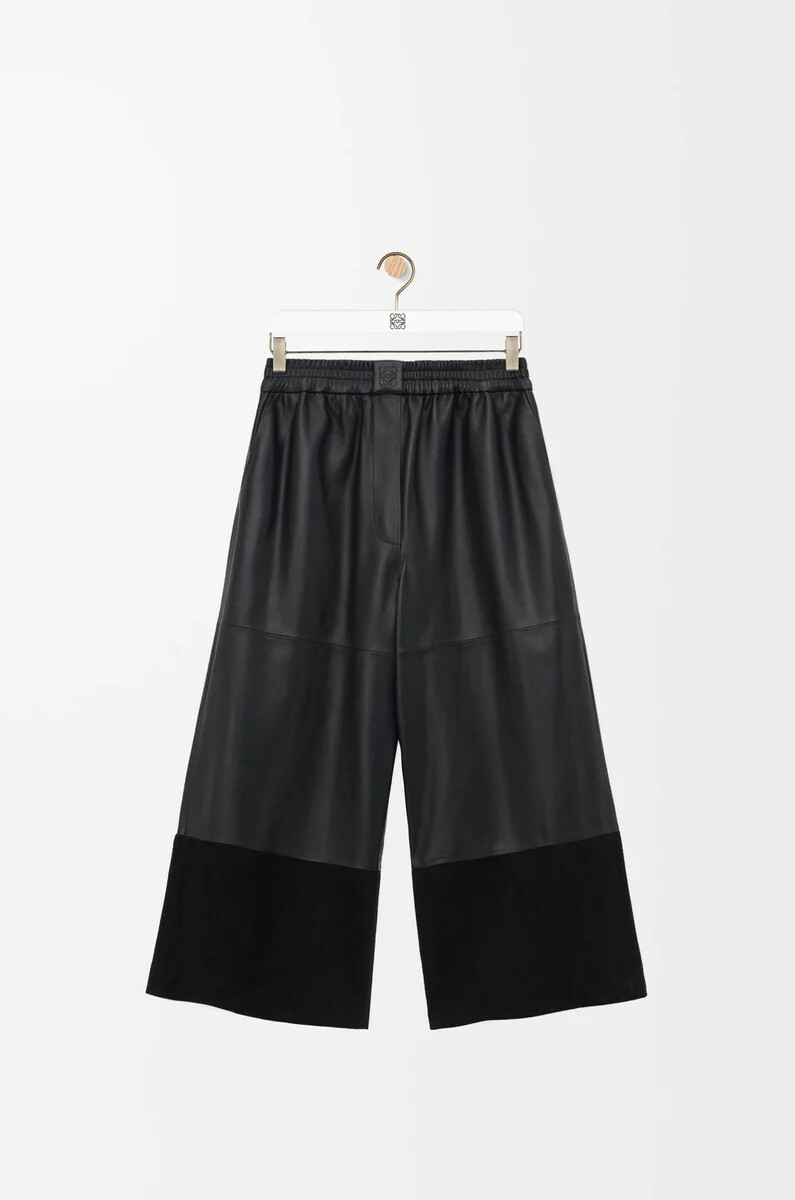 pantalón cropped en napa de cordero y ante de cabra negro