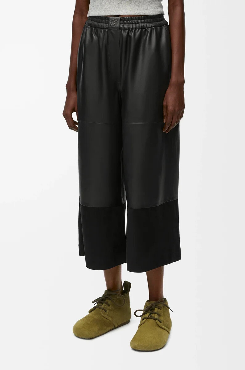 pantalón cropped en napa de cordero y ante de cabra negro