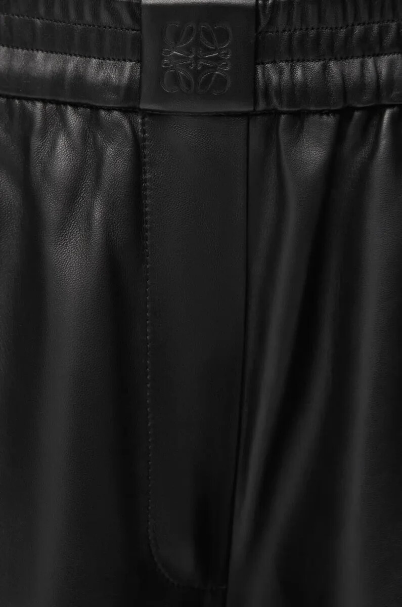 pantalón cropped en napa de cordero y ante de cabra negro