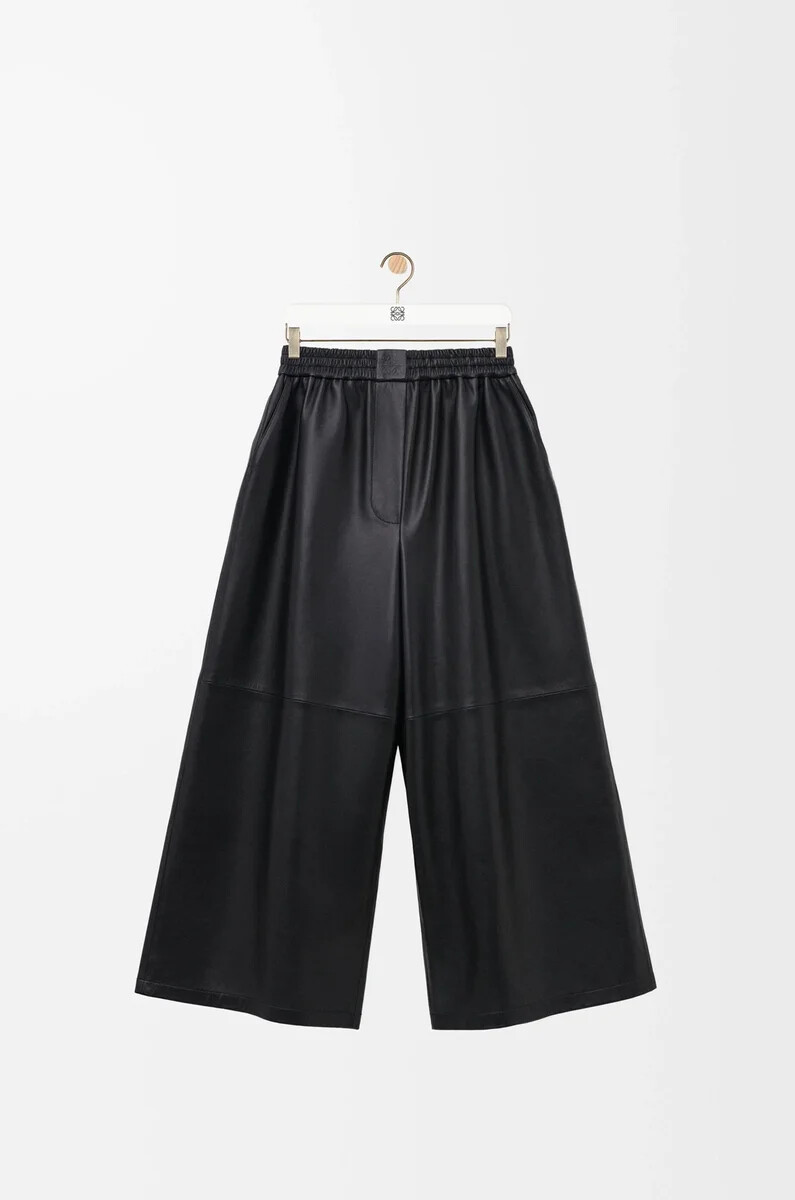pantalón cropped en napa de cordero negro