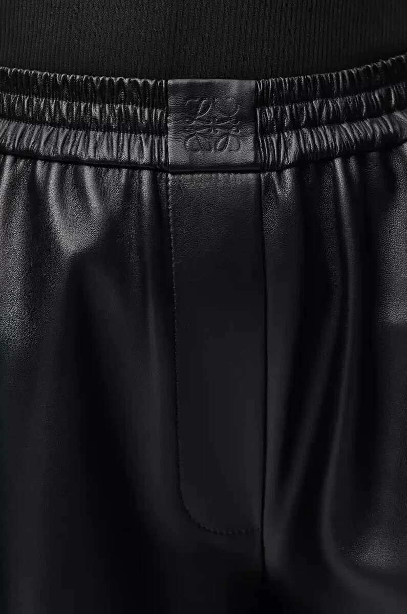 pantalón cropped en napa de cordero negro
