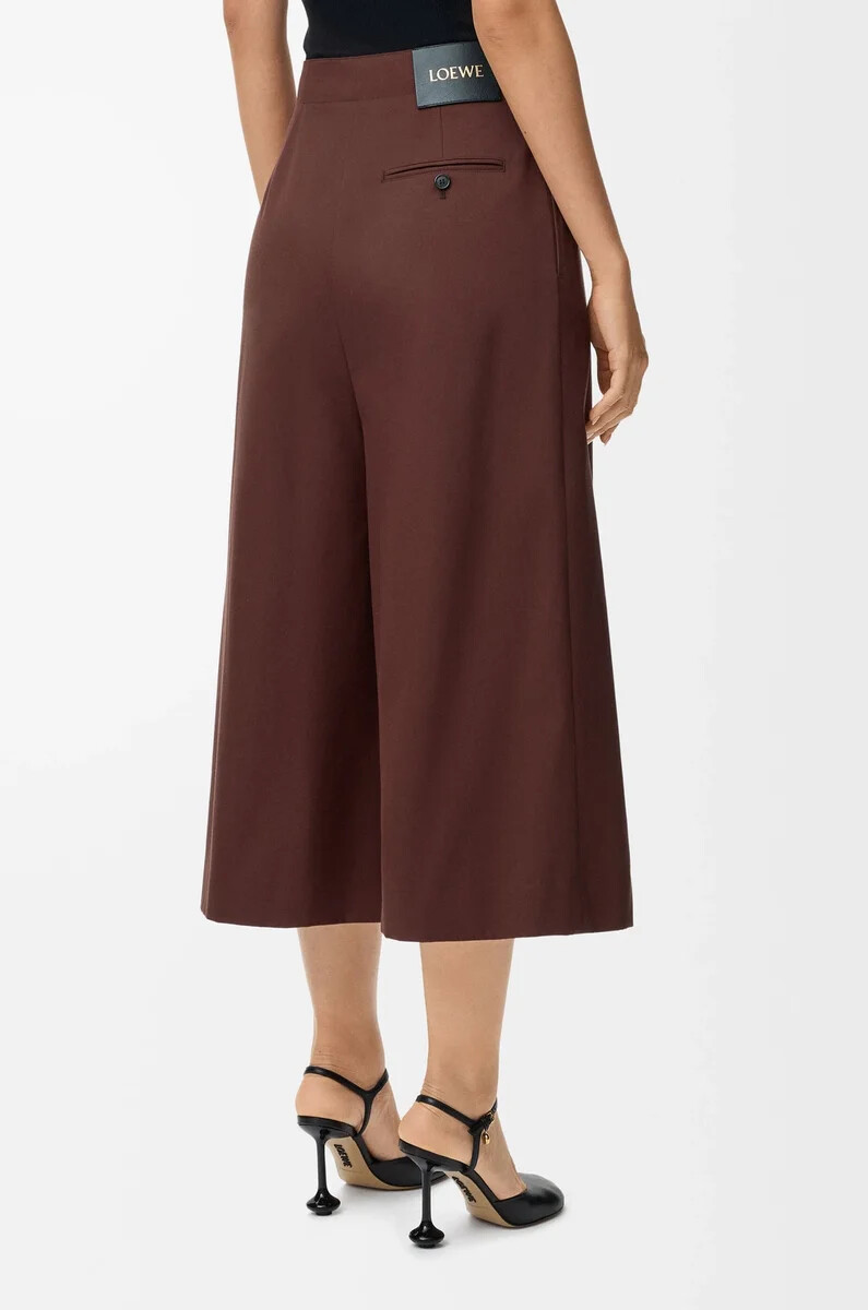 pantalón cropped con cinturón en algodón y seda café