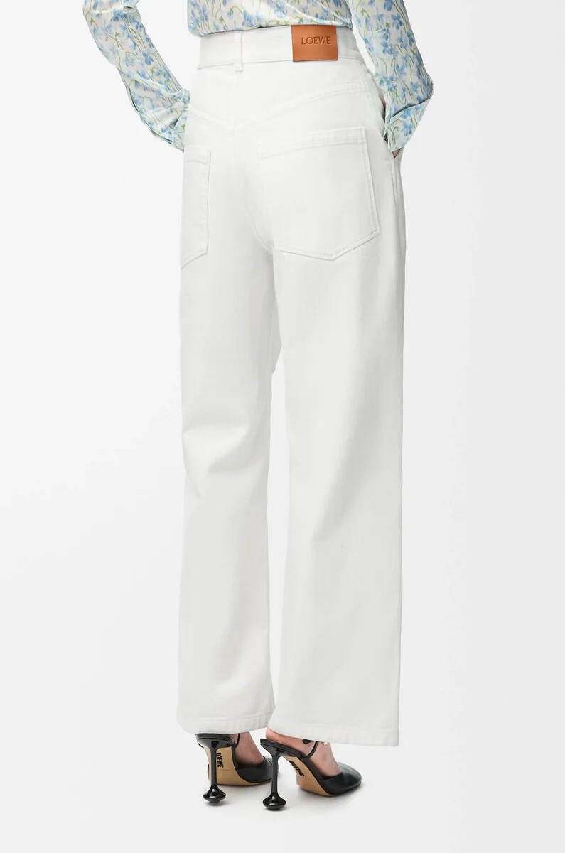 vaqueros holgados con anagrama en denim blanco