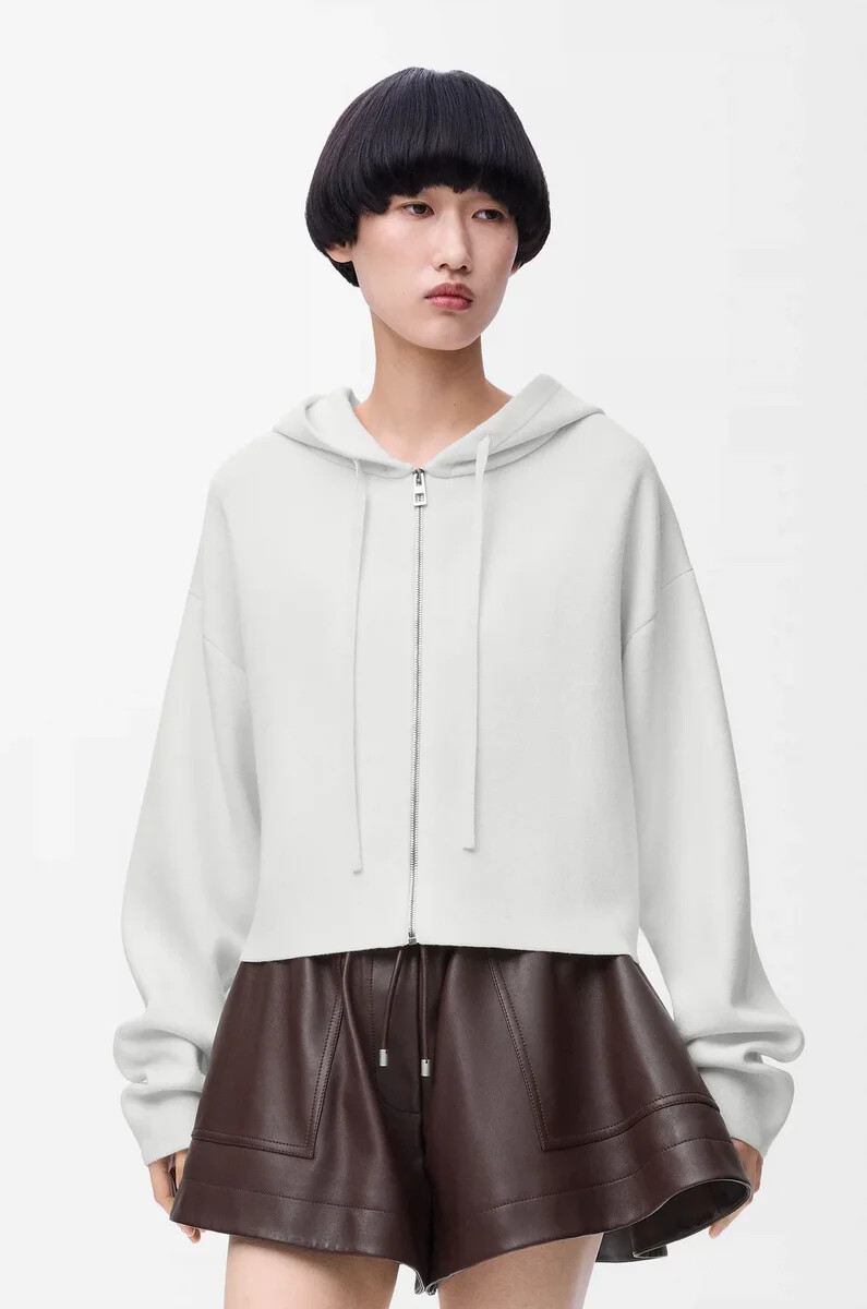 sudadera con capucha y cremallera con anagrama en lana blanca