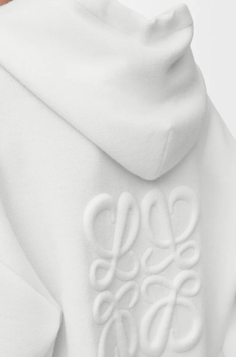 sudadera con capucha y cremallera con anagrama en lana blanca