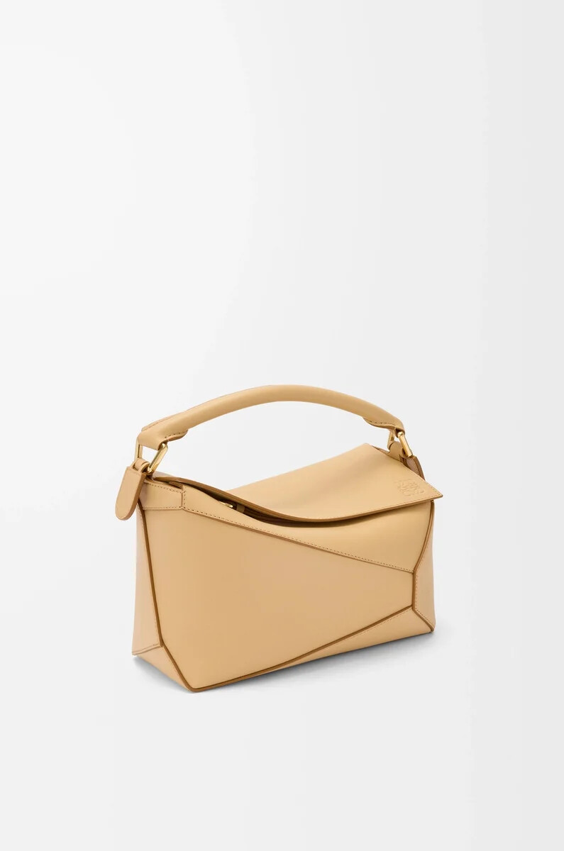 bolso pequeño puzzle edge en piel de becerro clásica seda beige