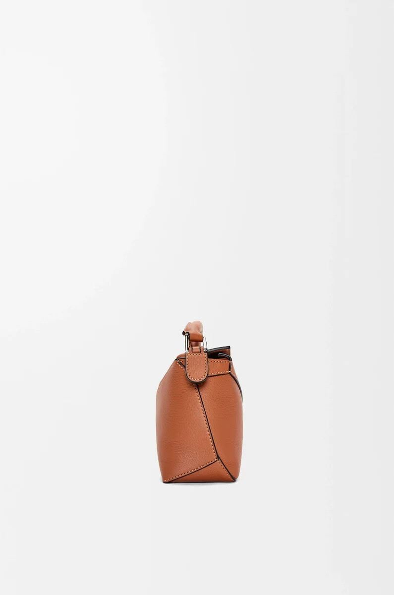bolso mini puzzle edge en piel de becerro clásica color tostado
