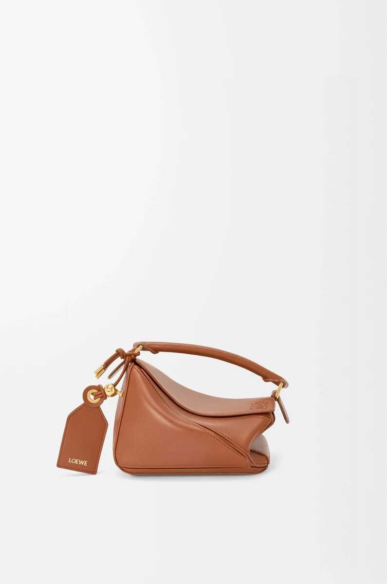 bolso mini featherlight puzzle en piel de cordero napa color pecan