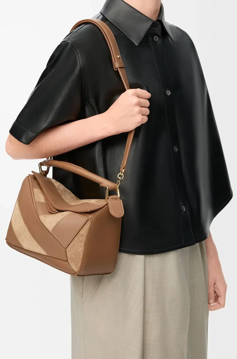 bolso puzzle pequeño en piel de becerro clásica y ante oak