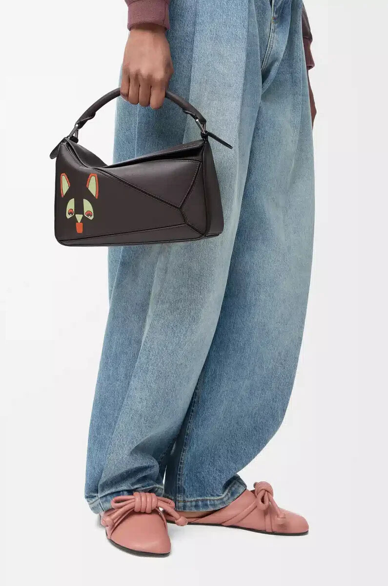 bolso puzzle pequeño futurist cat en piel de becerro clásica color topo oscuro