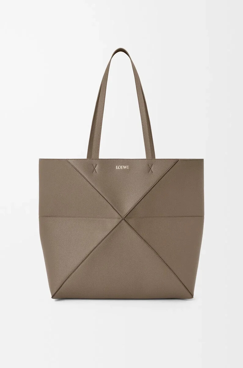 bolso tote mediano horizontal puzzle fold en piel de becerro granulada suave color topo
