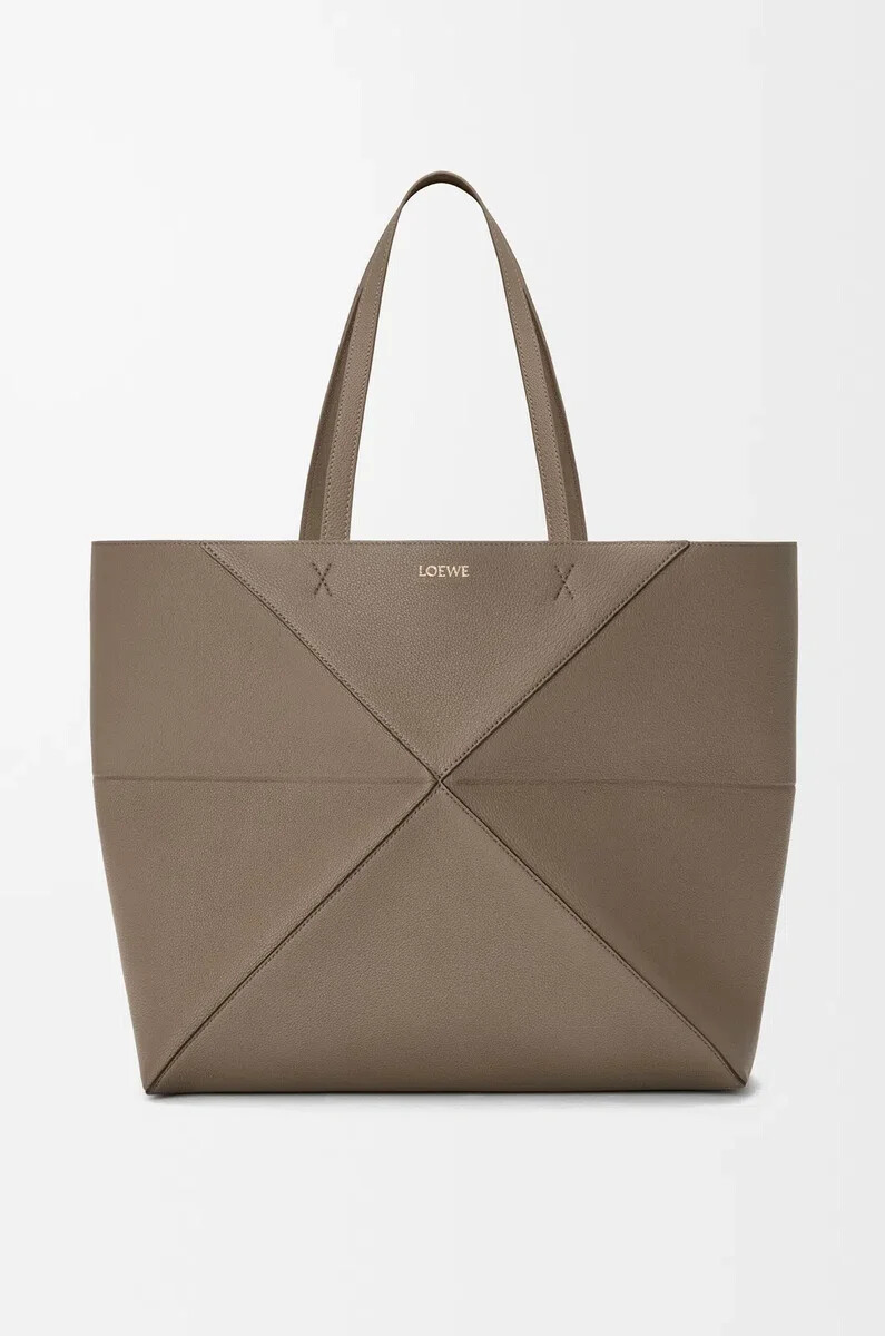 bolso grande plegable horizontal puzzle fold en piel de becerro granulada suave color topo