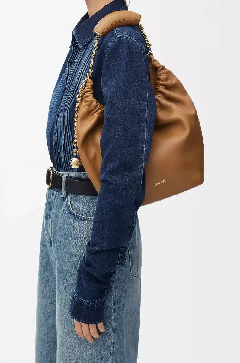 bolso pequeño de piel de cordero napa suave color roble