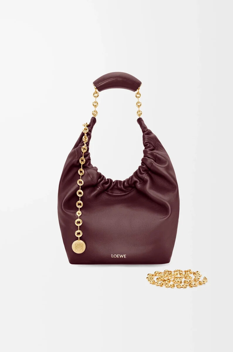 bolso pequeño de piel de cordero napa suave color burdeos oscuro