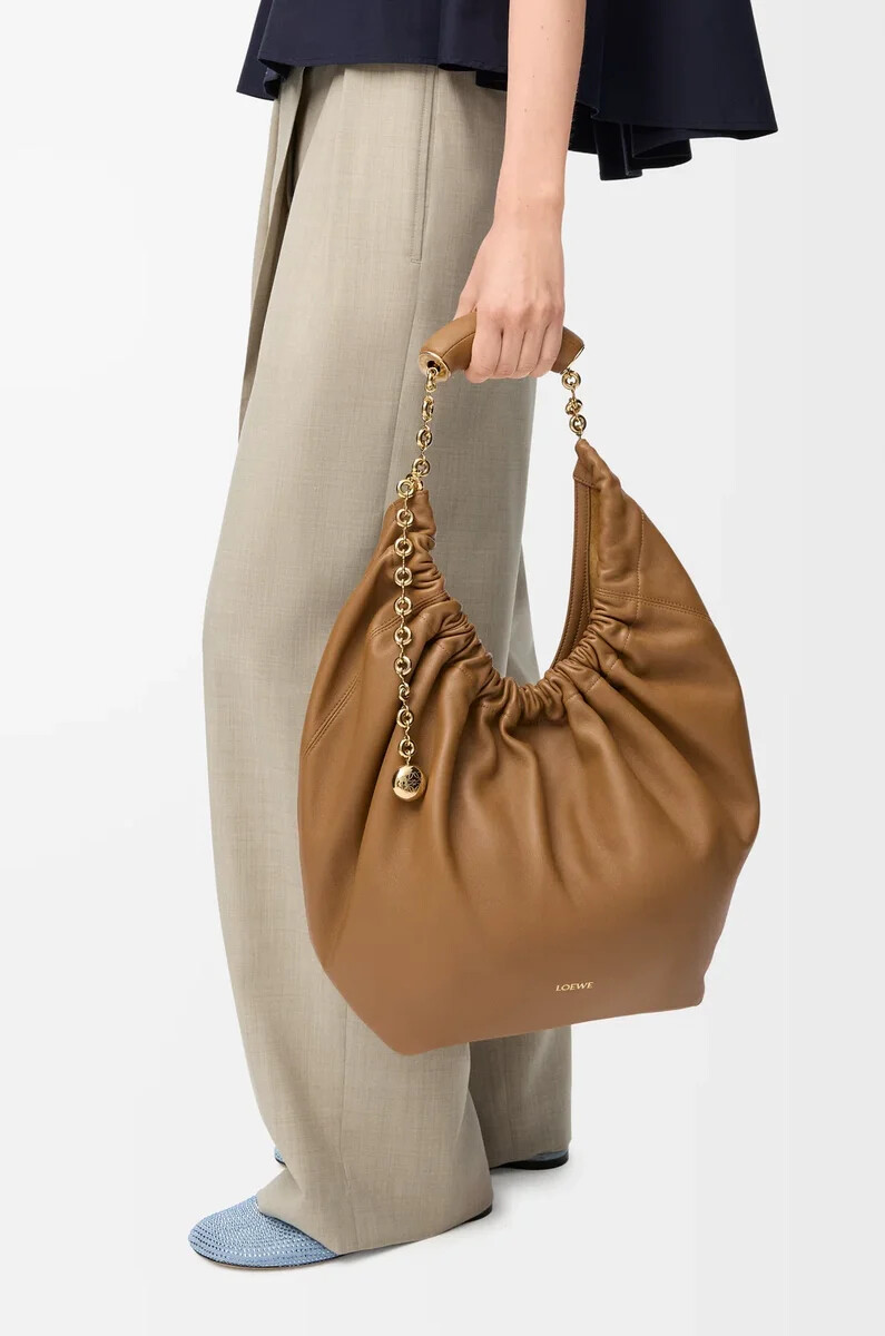 bolso mediano de piel de cordero napa suave color roble