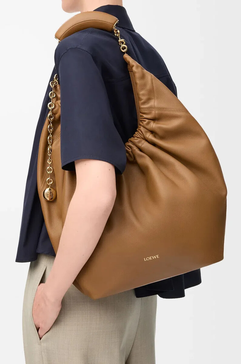 bolso mediano de piel de cordero napa suave color roble