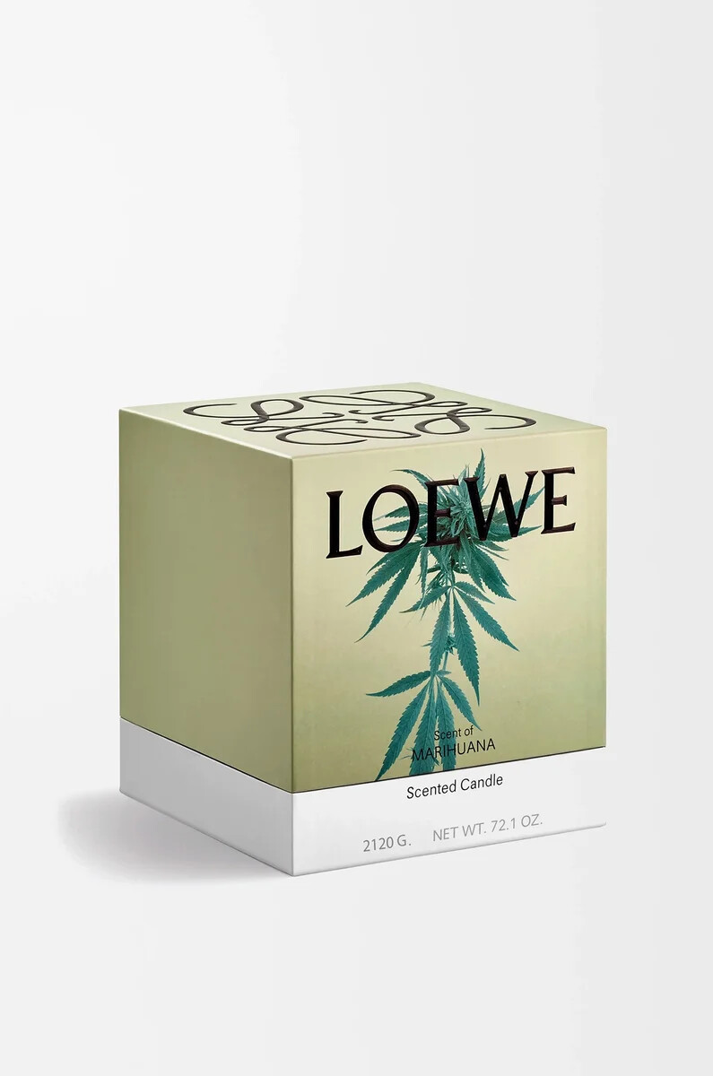 vela grande con aroma a marihuana verde oscuro