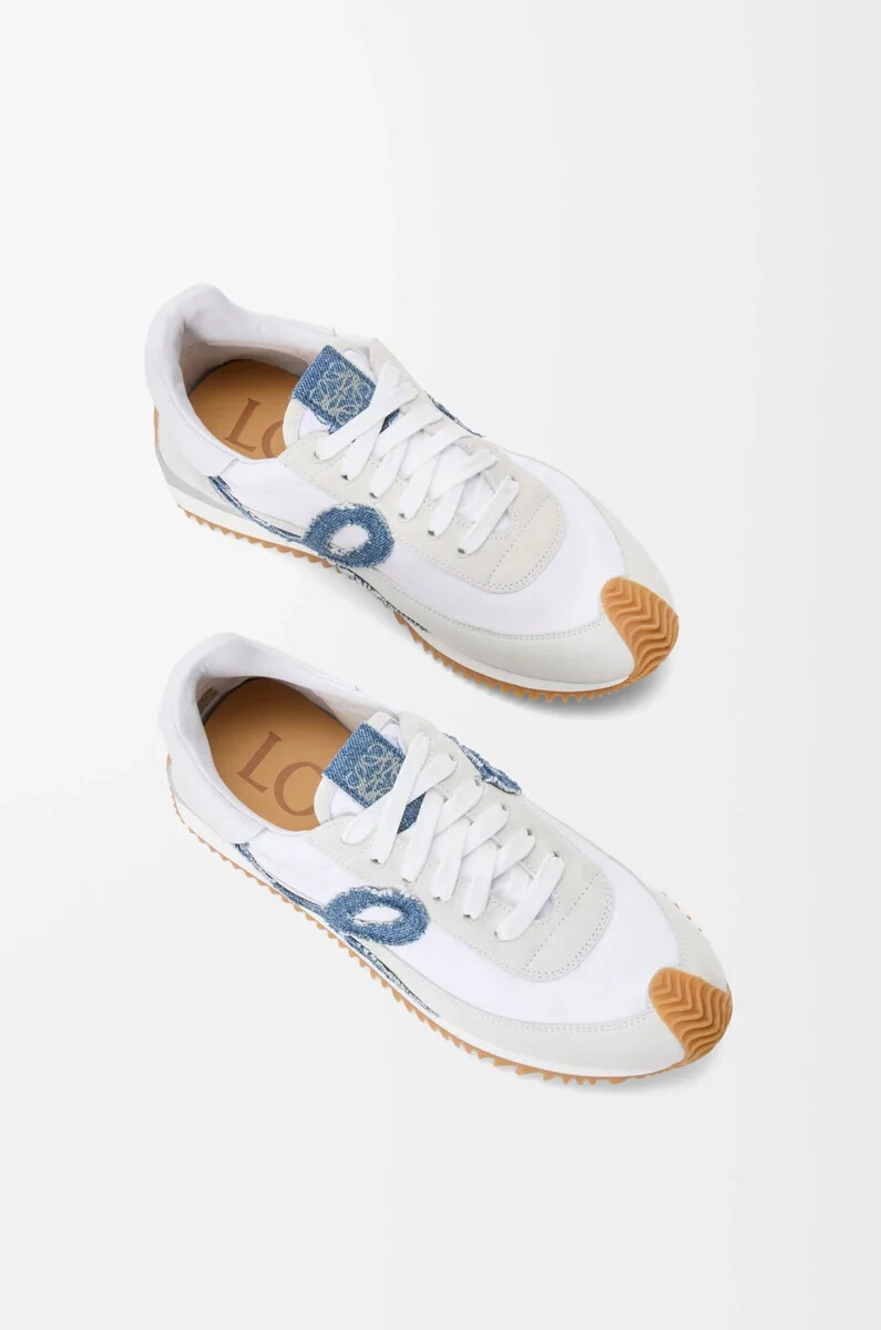 flow runner 2.0 en nailon y ante blancodenim claro