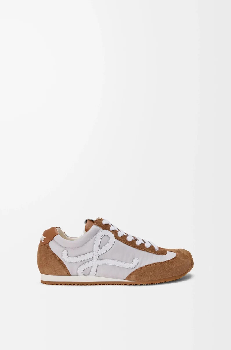 ballet runner 2.0 en nailon y piel de becerro grisblancobronceado